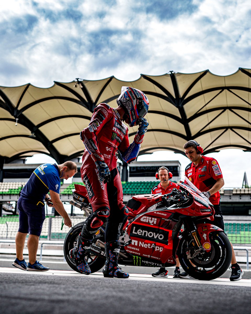 Ducati Corse (@ducaticorse) on Twitter photo Double tap if you missed us! 😎 We are back on track! Day 1 of the #SepangShakedown is done and dusted for our <a href="/PirroRider/">Michele Pirro</a> and the #DucatiLenovoTeam 💪
#ForzaDucati Double tap if you missed us! 😎 We are back on track! Day 1 of the #SepangShakedown is done and dusted for our <a href="/PirroRider/">Michele Pirro</a> and the #DucatiLenovoTeam 💪
#ForzaDucati