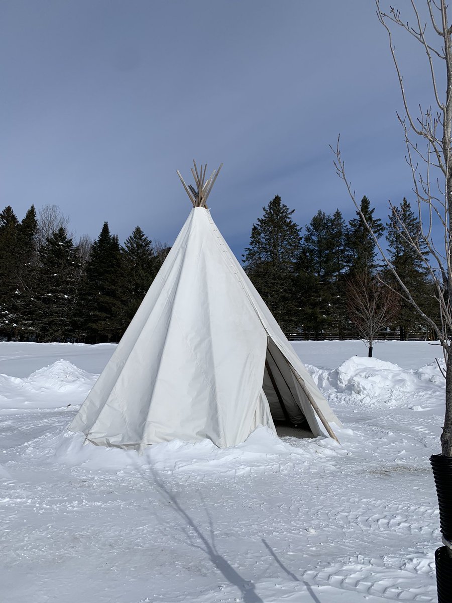 Guy_Theriault's tweet image. Une belle journée hivernale au #ParcOmega @parc_omega @TourOutaouais #OutaouaisFun avec @rolandbastphoto