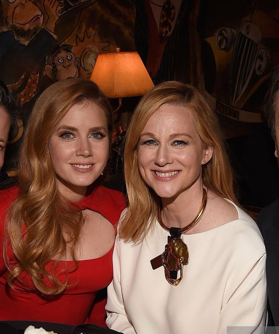 Happy Birthday to Laura Linney. Here she is with Amy Adams. They starred together in Nocturnal Animals. 