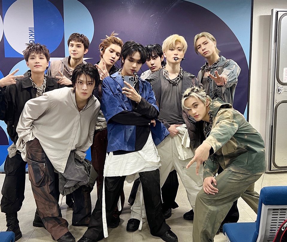 🫶 Haechan and his protector hyungs😭 jangan nakalan echan guys, tacute banget ini backingannya