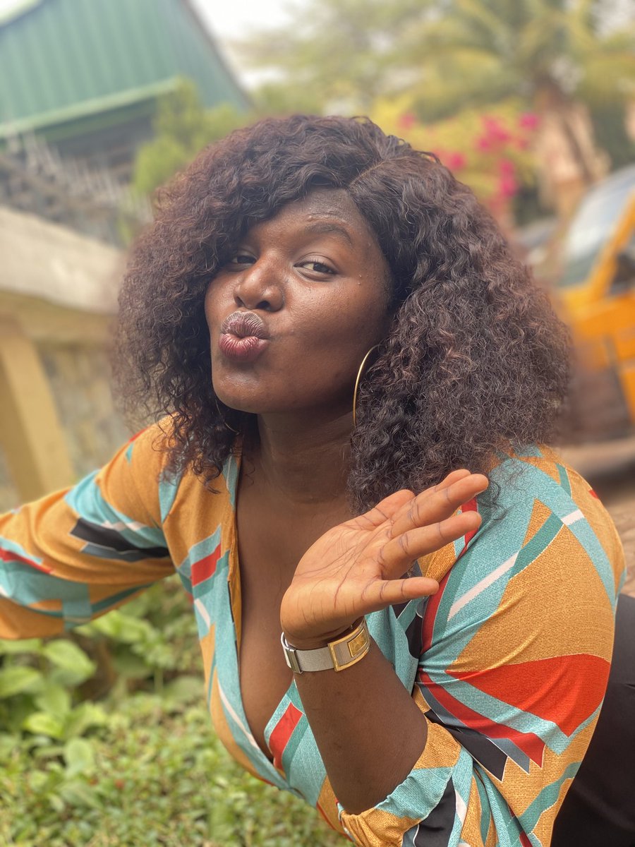 AniebonamMira's tweet photo. I don't know a better caption,,i just know I'm beautiful!!! Nwa bu machine!!😂

Happy Sunday 💃
©Nwanyi chin chin
Top from @Rdamiks https://t.co/PBmHshsRLM