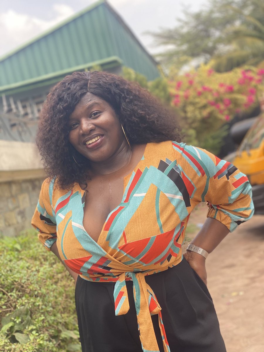 AniebonamMira's tweet photo. I don't know a better caption,,i just know I'm beautiful!!! Nwa bu machine!!😂

Happy Sunday 💃
©Nwanyi chin chin
Top from @Rdamiks https://t.co/PBmHshsRLM