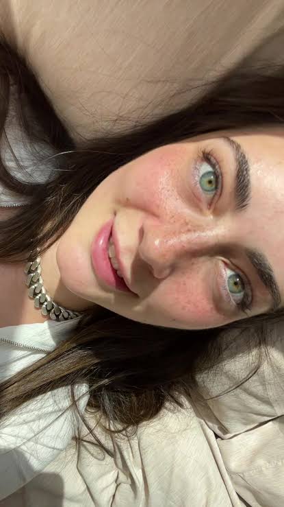 alcott_lilly's tweet photo. I hope I'm beautiful in your eyes!!😊❤️❤️ https://t.co/afQhv2az4W