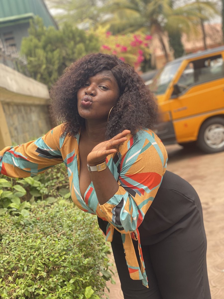 AniebonamMira's tweet photo. I don't know a better caption,,i just know I'm beautiful!!! Nwa bu machine!!😂

Happy Sunday 💃
©Nwanyi chin chin
Top from @Rdamiks https://t.co/PBmHshsRLM