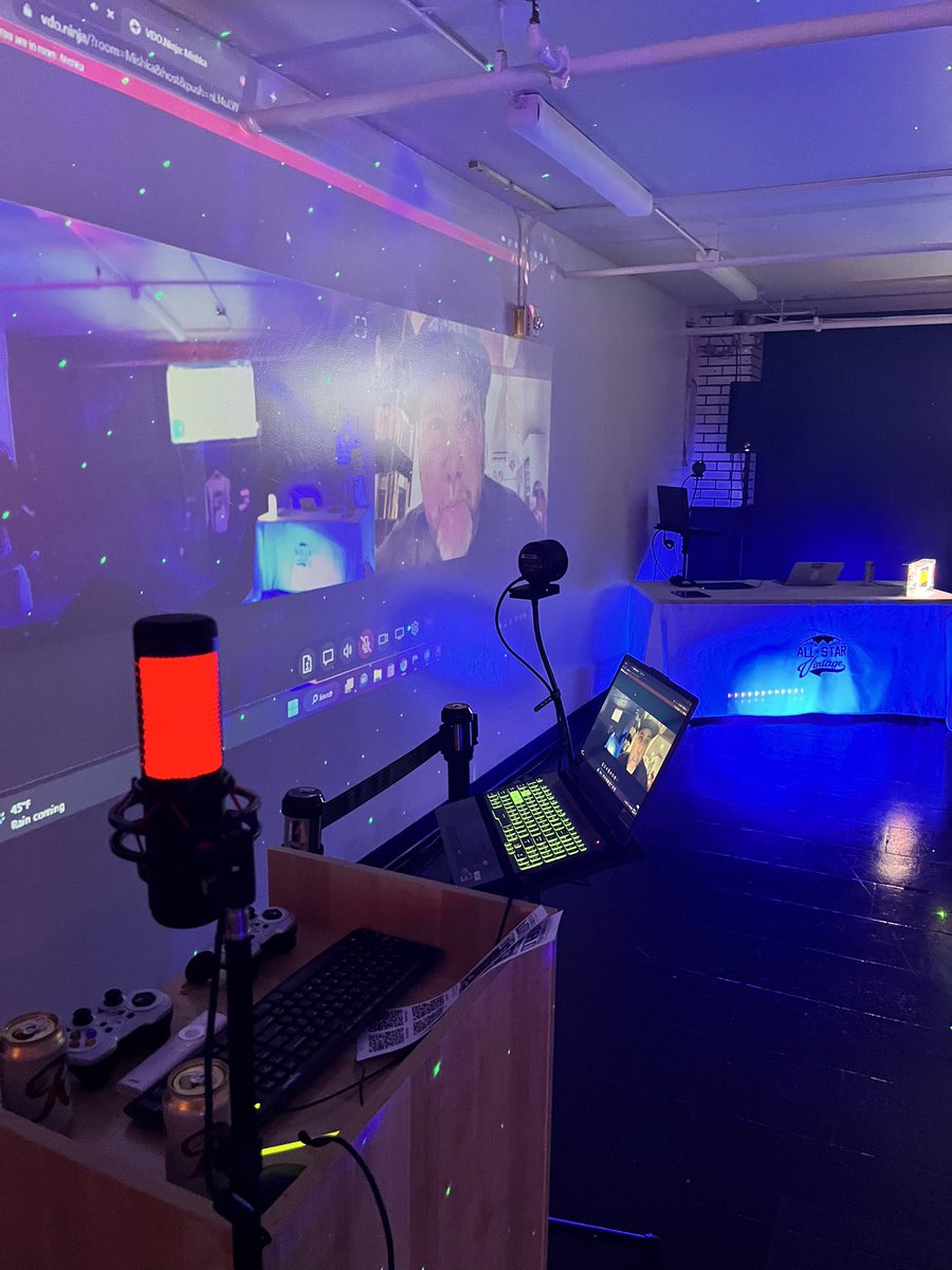 Pierce_nft's tweet image. Thank you to everyone that attended the opening night of - It’s a brand new world - An IRL metaverse exhibit in Tacoma Wa by @AllStarVintage and myself BlockChain Events #NFT #Metaverse #DigitalTransformation