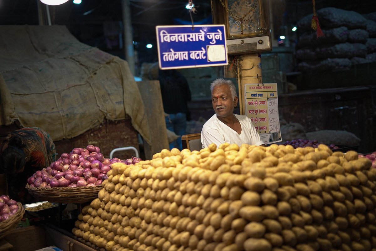 Aloo Lelo Kanda Lelo!

 #kasturiphalle #PrathameshShewale #NustaHaramKhor #pomh #discoverindiamagazine #marathifc #maharashtratourism #potriat #puneinstagrammers #indianphotography #natgeo  #ngtindia #ganeshbagal #historytv18 #travelphotography #maharashtra  #maharashtra_ig