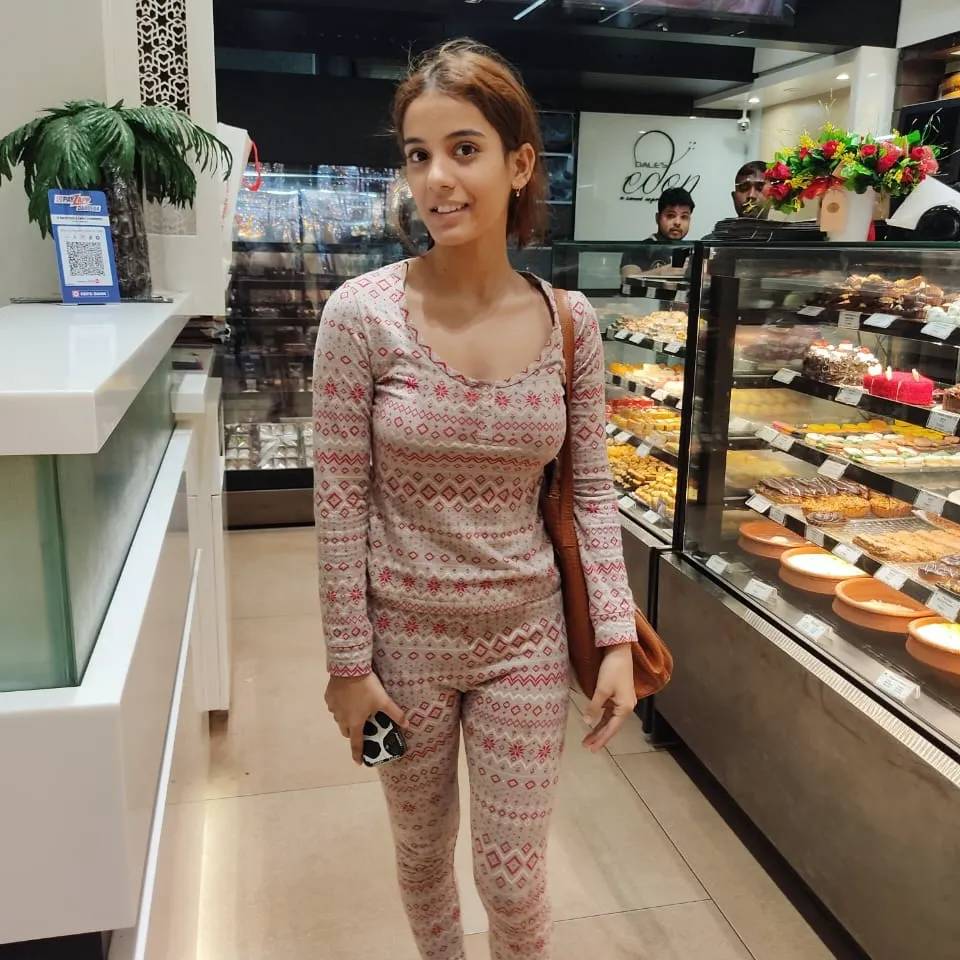 Shraddha Tripathi was spotted purchasing her favourite sweet treats at #DalesEdenCakeShop. It was a pleasure to serve such a beautiful personality. We wish to see you again soon.

#shraddhatripathi #actress #model #influencer #fashionista #cake #celebrations