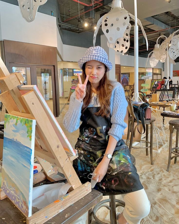 juliettespuppy's tweet photo. girlfriends going on a painting date https://t.co/2bab1vY9D4