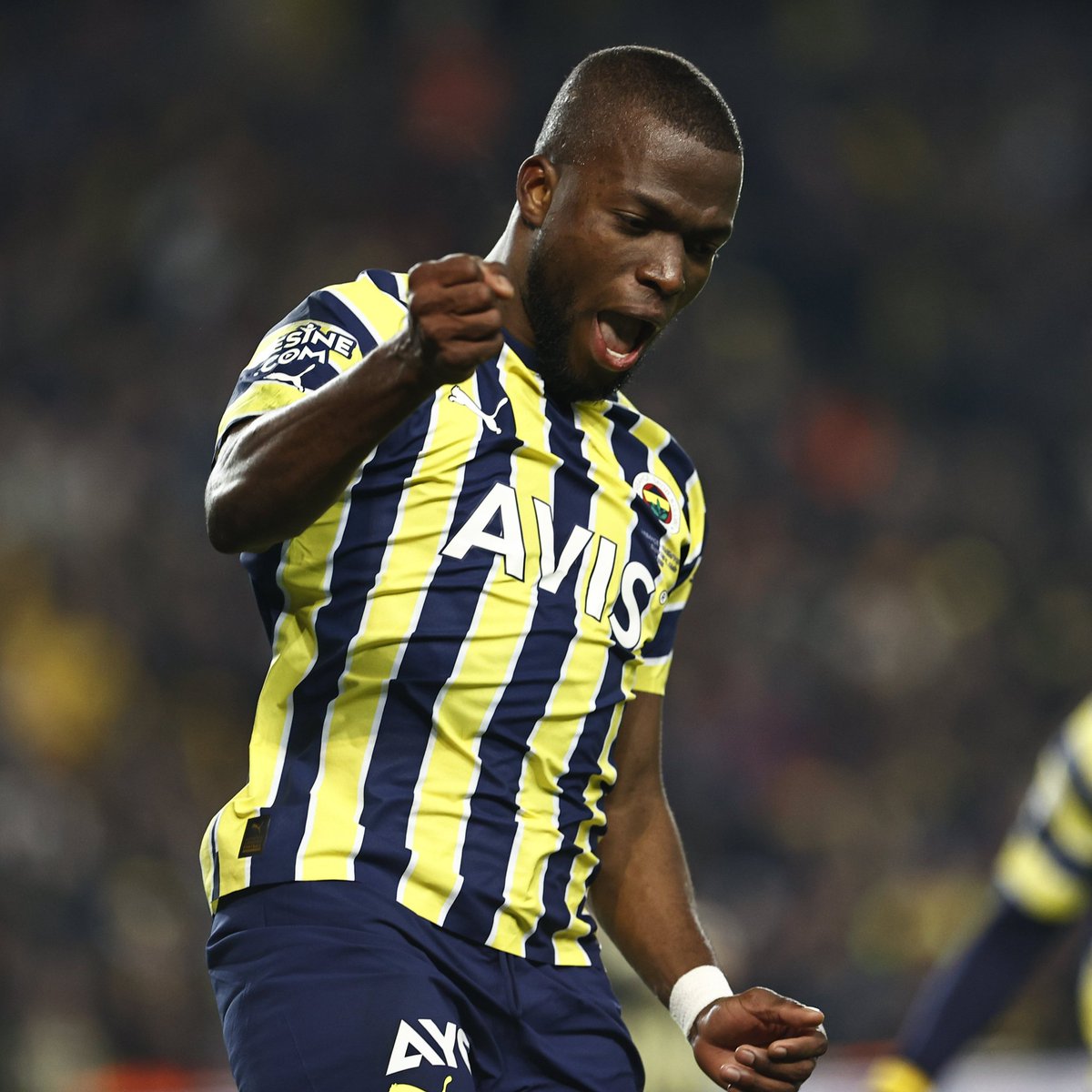 Fenerbahçe tarihinde bir sezonda en fazla gol atan futbolcular(tüm kulvarlar):

🥇 Aykut Kocaman: 32
🥈 Aykut Kocaman: 29
🥉 Alex de Souza: 28
🔸 Aykut Kocaman - Tanju Çolak: 25

🔸 Enner Valencia: 20(sezon devam ediyor)

Sizce Valencia bu listede nereye kadar yükselebilir❓