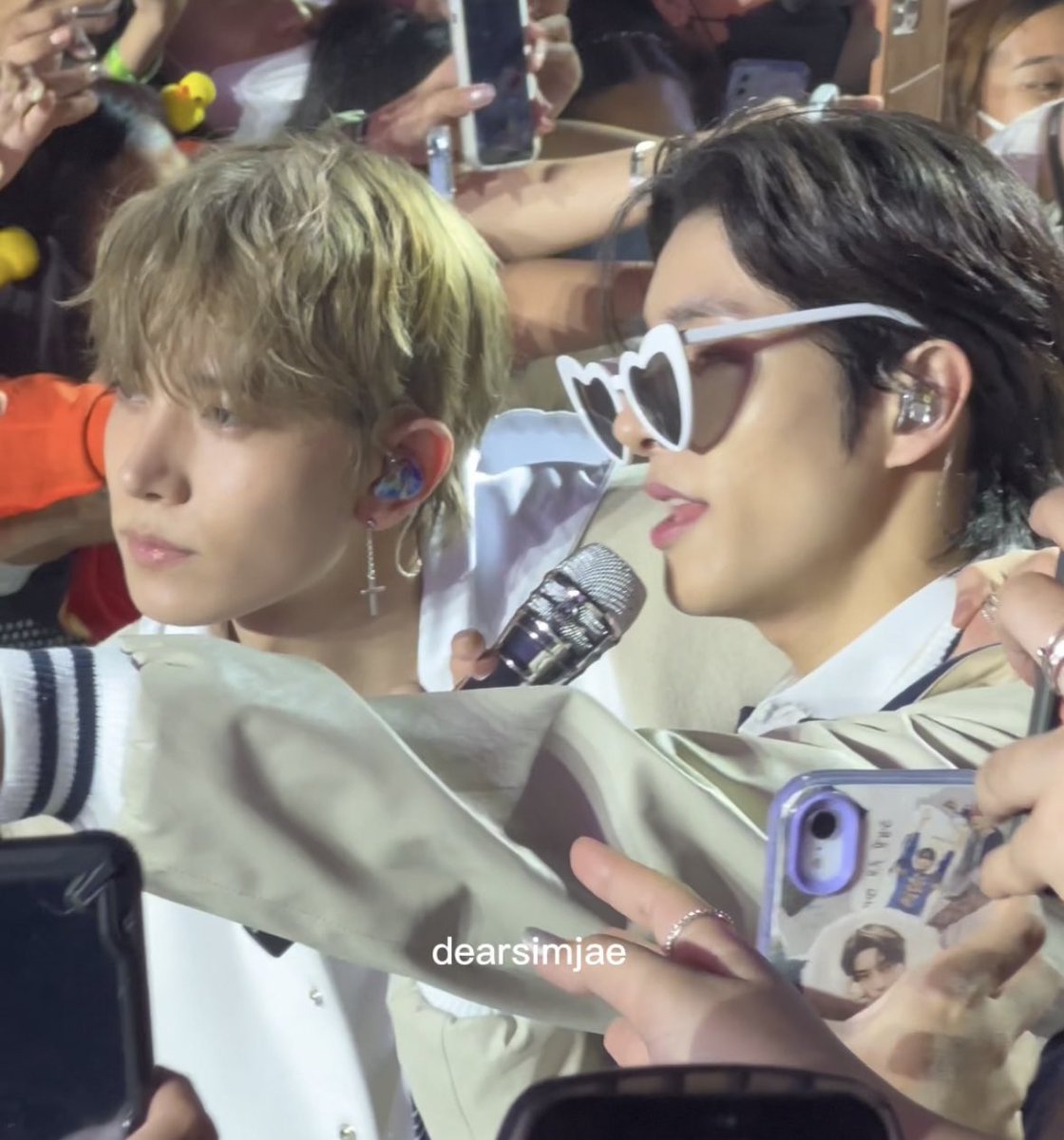 dearsimjae's tweet photo. this heejake 🤍

#MANIFESTO_IN_MANILA #JAKE #HEESEUNG https://t.co/yMoEwA28R3