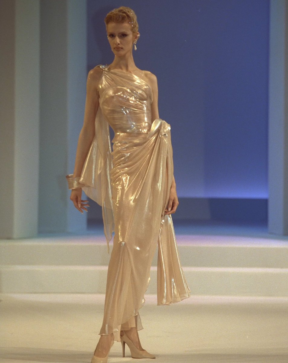 VersaceVenus_'s tweet photo. Thierry Mugler F/W 1999 Couture https://t.co/IWqWceZwlI