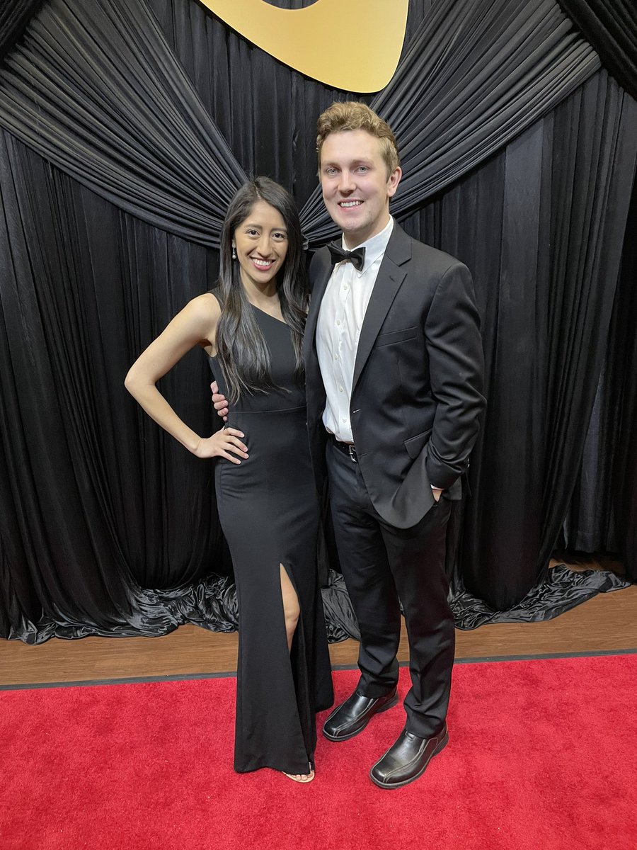 AndyForNormal's tweet image. The duality of a candidate! Knocking doors by day, attending @mcleancochamber annual gala by night! I enjoyed spending Saturday talking to voters and celebrating the economic accomplishments of our community.
#blono #normaltowncouncil #mcleanco #andyfornormal