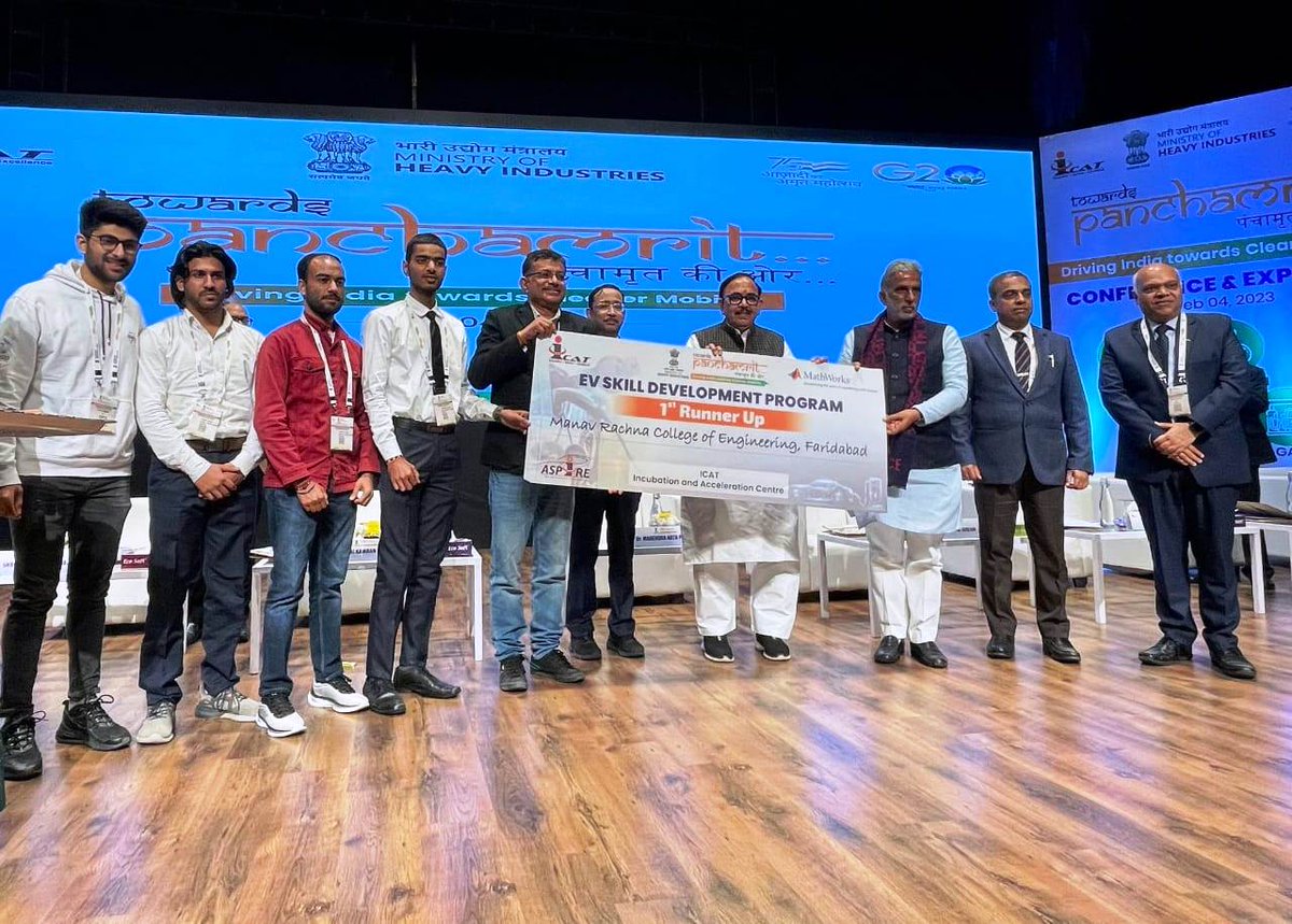 Our students make us proud with every milestone they touch.

Grateful to <a href="/KPGBJP/">Krishan Pal Gurjar</a> <a href="/DrMNPandeyMP/">Dr. Mahendra Nath Pandey</a> <a href="/sunjaykapur/">Sunjay Kapur</a>  @DrHanifQ  for recognizing our innovators with the 2nd prize for their “Power Train Design of Electric Vehicle” project.

#ManavRachna #MRAchiever #ElectricVehicles