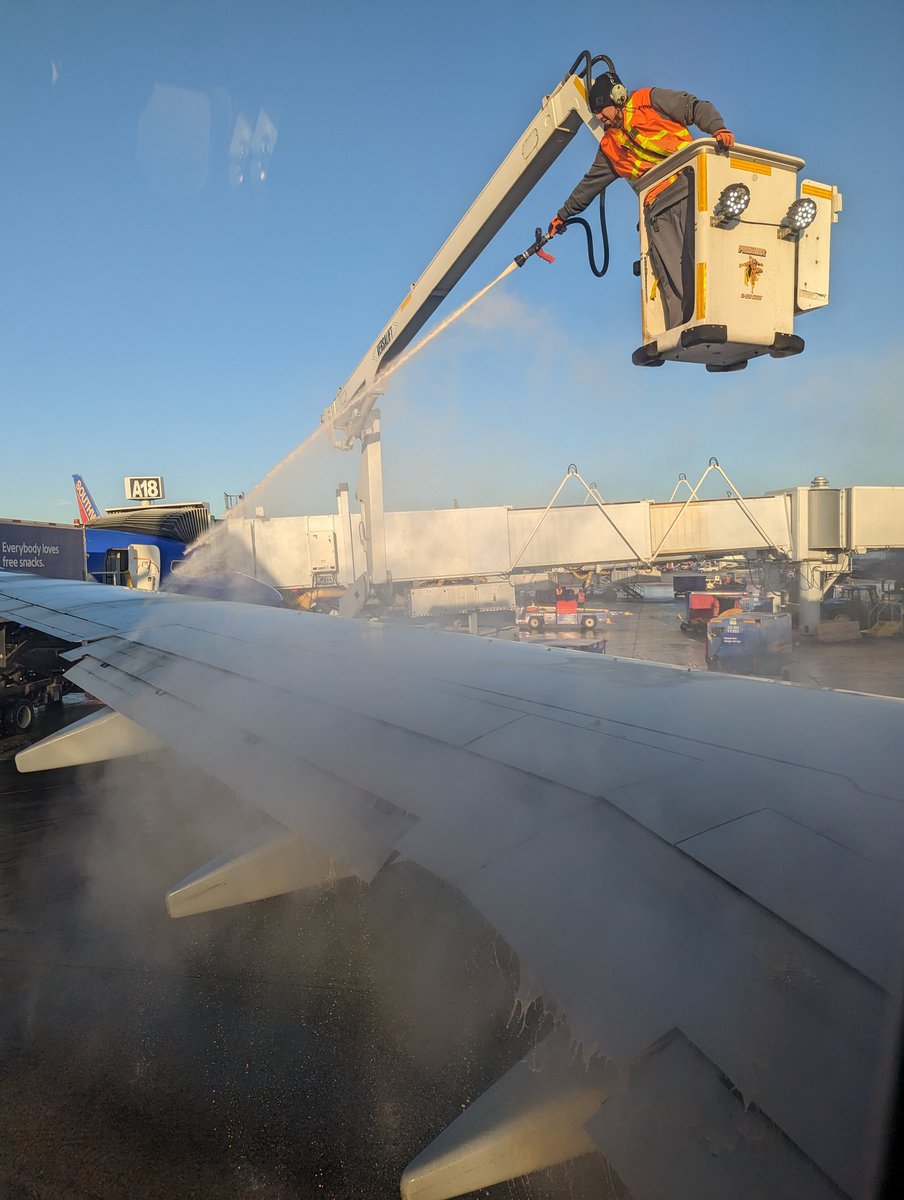 mbraham's tweet image. Goodbye Chicago! #iceicebaby #toocold @NSPRA #PresidentsSummit