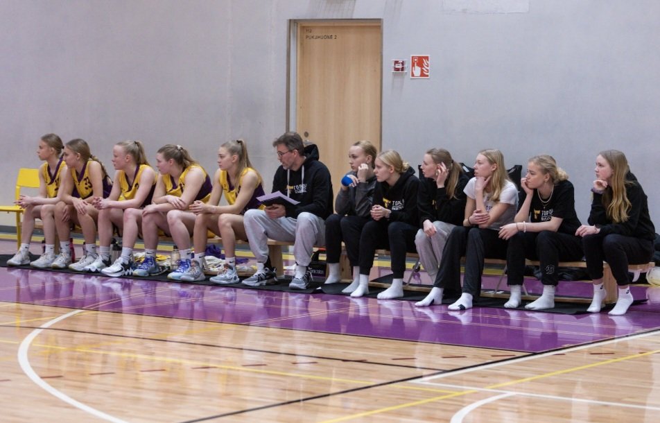 leikas toni tweet media