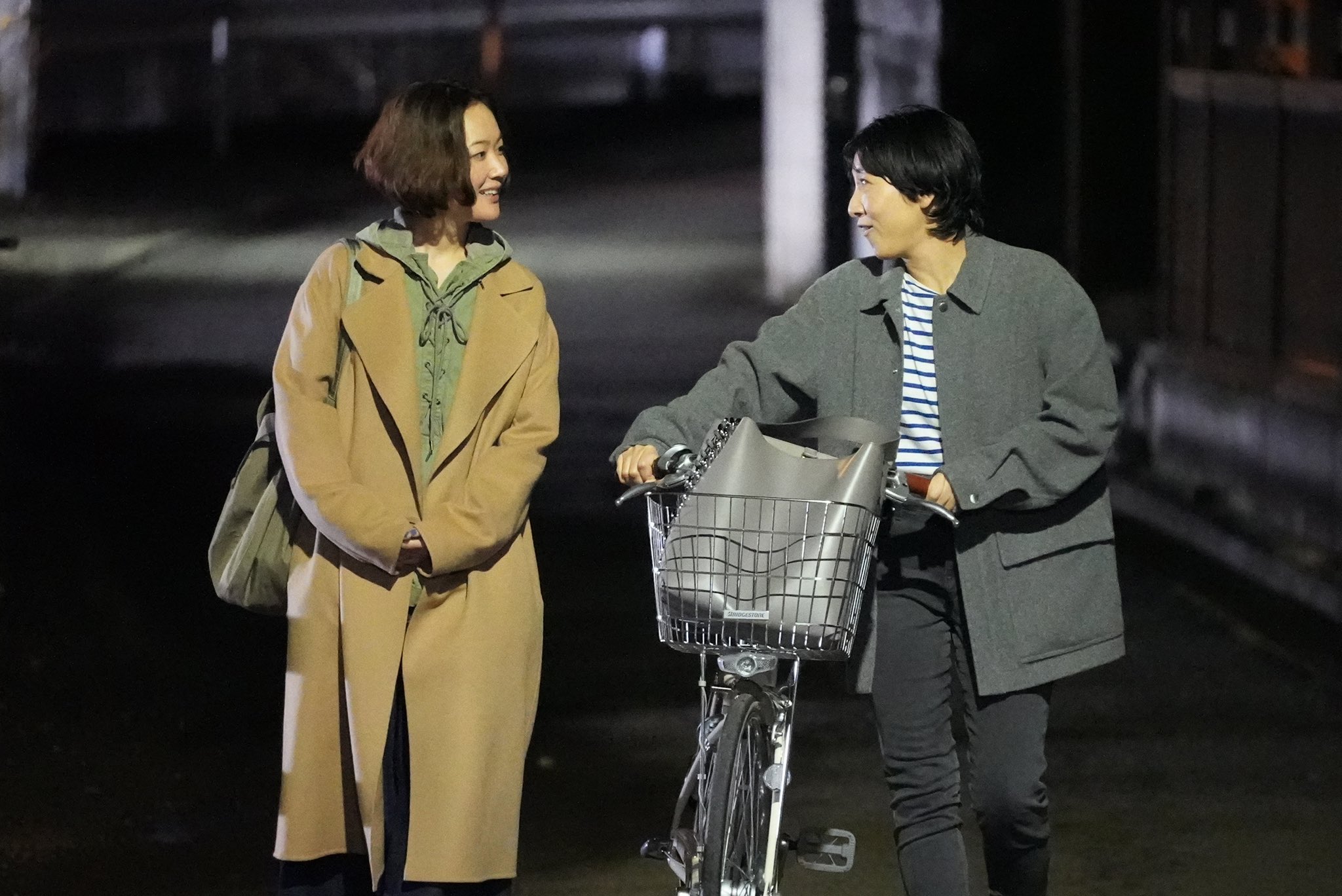 黒木華　自転車 