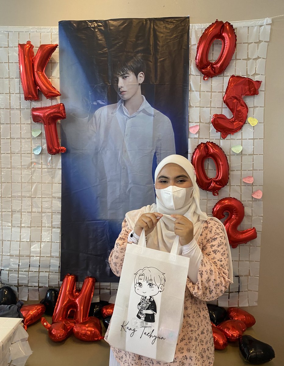 uriningning's tweet image. I’m so happy cuz I got to go to all 5 Taehyun’s cupsleeve events❤️‍🔥❤️‍🔥kudos to the organisers for fantastic events and the decorations were justt😩🤌🏻🤌🏻 
#TeenHeartTHrob
#TaehyunMYredamō
#paintmewithLOVE
#loverdiaryfortaehyun
#EternityWithTaehyun #EnchantedByTaehyun
#CSMYxpasar_TXT