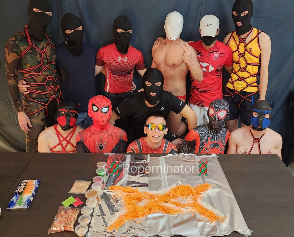 Ropeminator's tweet photo. Last day of CNY🍊🍊 with @JIZBAR, @yoshiboyboy, @HuananChina, @thatsmonkey , @puppyboisg ,@Pupling_Quan ,@HunkLocked ,@normtied , @bondedged , @ryandownforfun, @sg_bondage and @Shadowhunterz88

😍 Lohei with my signature knots 😍 thanks to Monkey🐒 https://t.co/XKohCFG1vJ