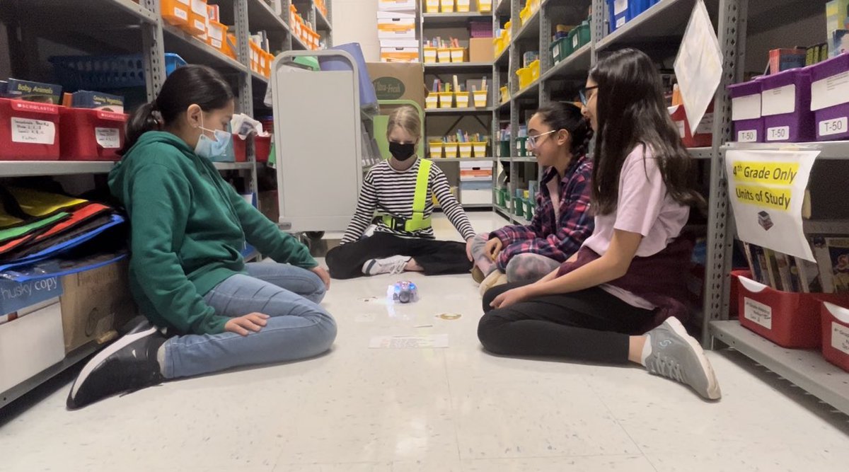 LStohlman's tweet photo. 5th Grade Recess Club enjoyed creating a reading comprehension lesson for lower grades by coding bots to retell a fiction story using pictures, color coded question sticks, and writing a summary. @CardinalRidgeES #OneCardinal https://t.co/uQ3FGEIJAy