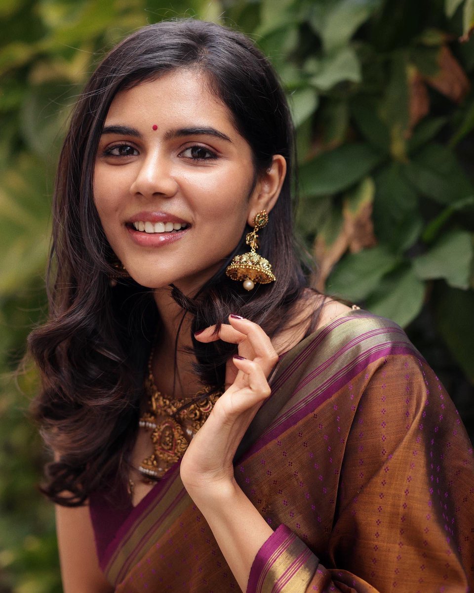 cinemaraasa's tweet photo. Nithya from Hridayam ! ♥️✨ https://t.co/Y6VgHjlh0R