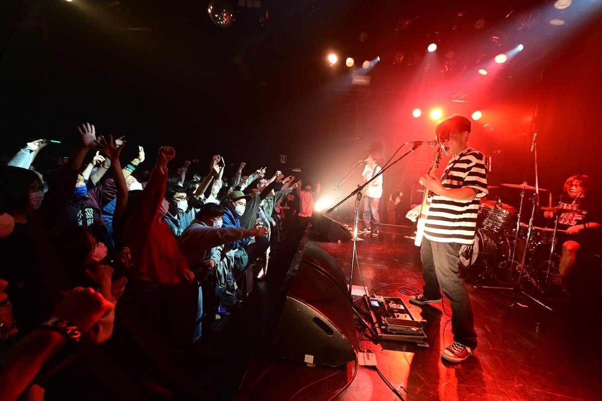 yukinaco05's tweet photo. #高円寺HIGH 15周年記念ライヴ、復活 #ShortCircuit(#1)を撮影。最初に撮影したのは3P3Bの企画と「九人の侍ツアー」23年経過しても空気もファンも演奏も変わっていない。この日高円寺にはROCKのモズライトのスペシャリストが集結。モズライト聴けた。高円寺HIGH15周年おめでとうございます。#MOSRITE https://t.co/SZ8331SOIL