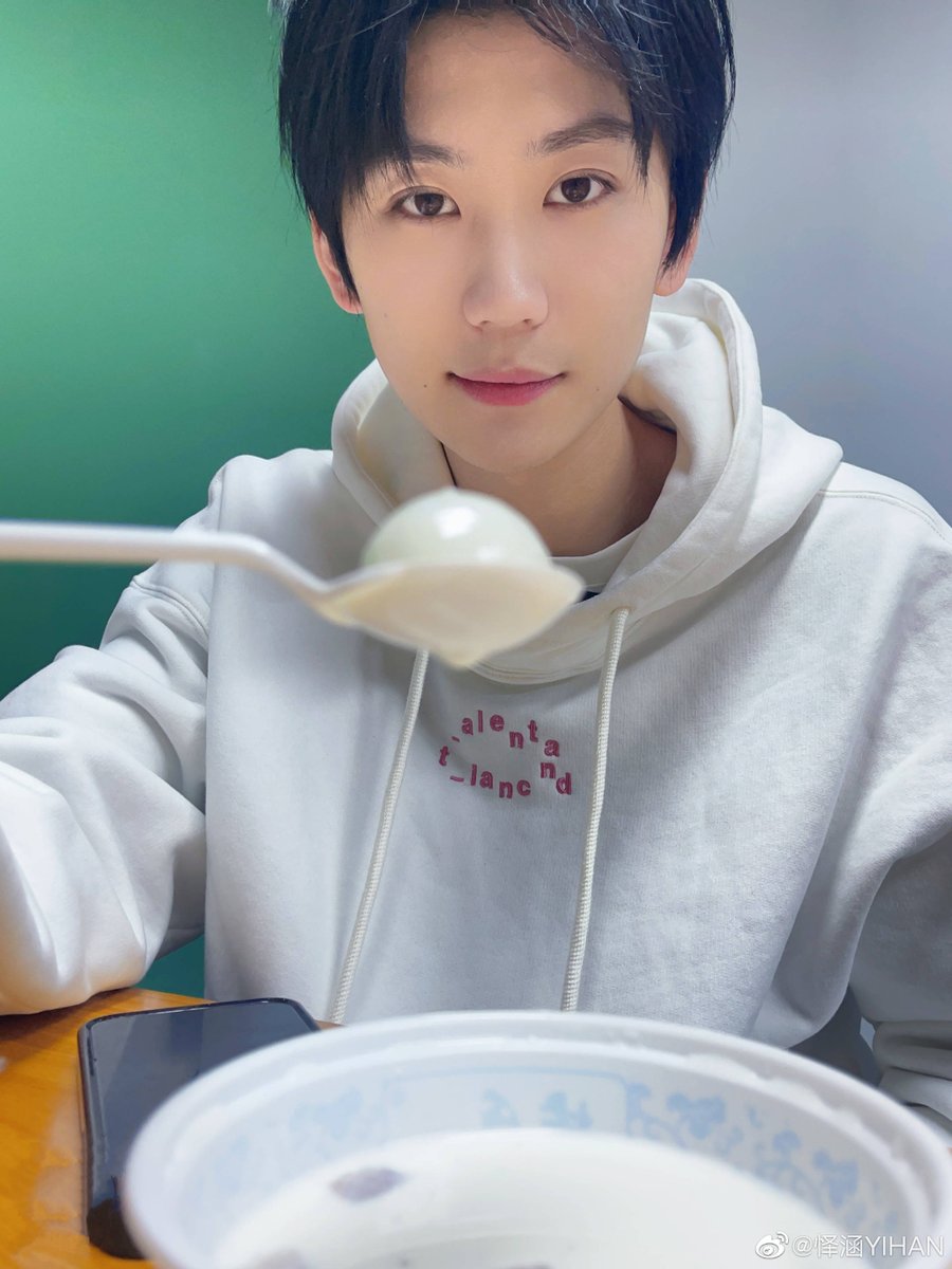 foryihan's tweet photo. ✧ 230205
✎ Yihan weibo update

Happy Lantern Festival

#怿涵 #Yihan #易安中学 #YianMiddleSchool https://t.co/wpC4t059Ld