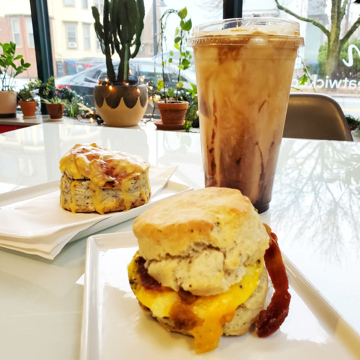 eatwicked's tweet photo. Sunday vibes โ๏ธ #eatwicked #pvd #sinbakery https://t.co/ZyCTFtnCEg