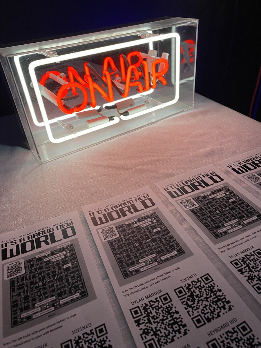 MichaelPierce's tweet image. Thank you everyone who attended my opening as I taught about the importance from going local to going global with the consumerism of the #Metaverse - what an inspiring night as 5 business owners and arts shared their journey in #web3