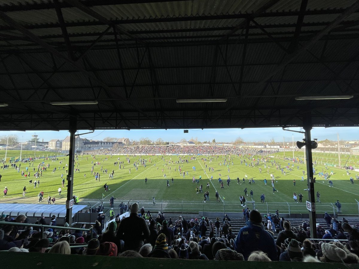 The half time show 🏐 
Things you love to see 👏🏼💛💚