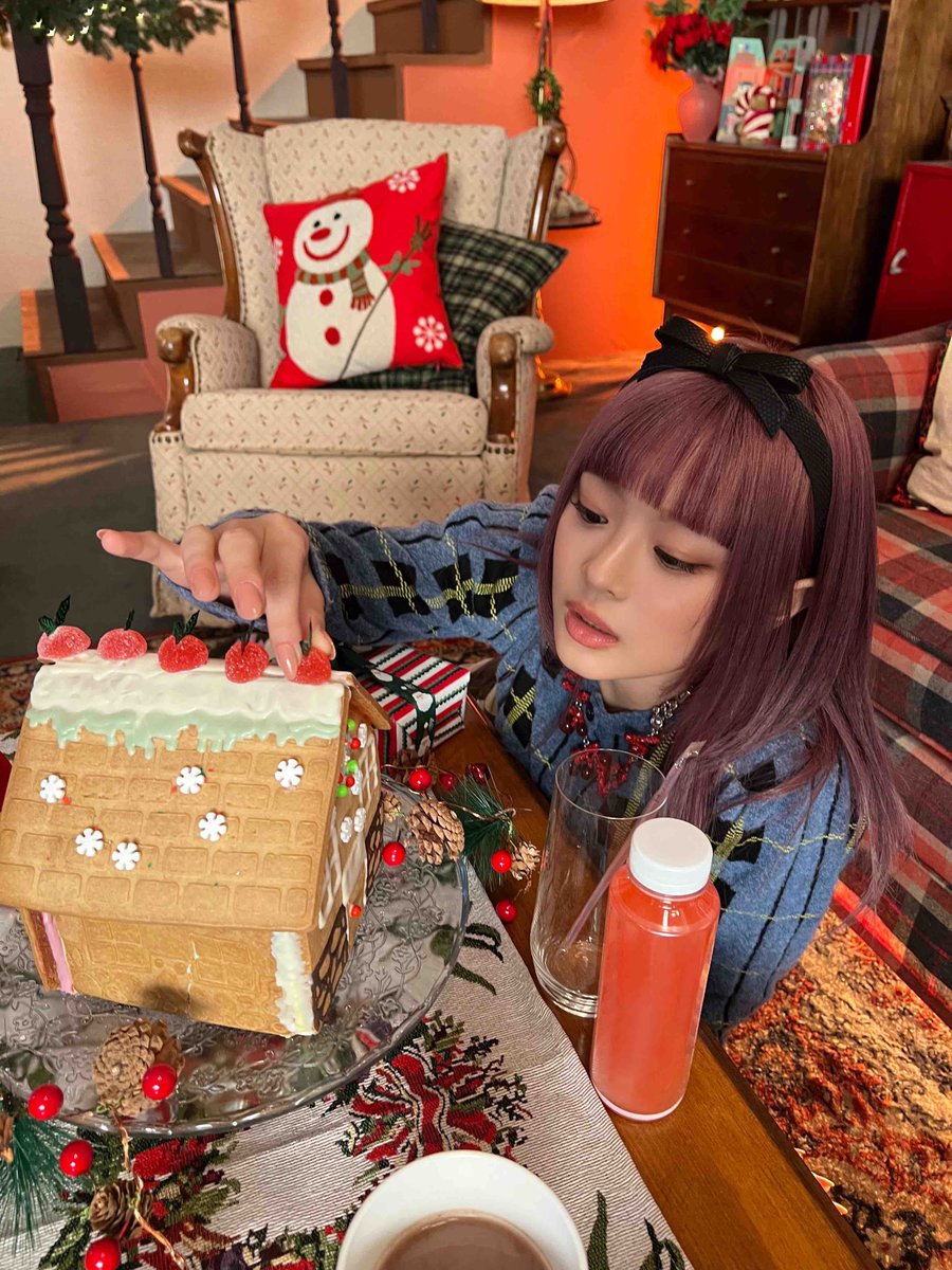 Hanni (@daily04s) on Twitter photo 