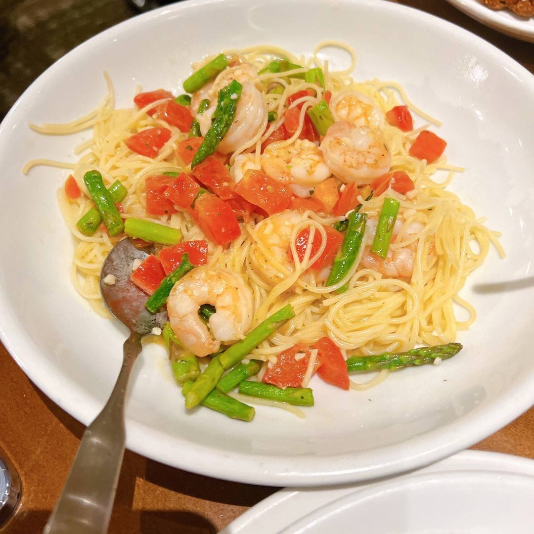 pearKT2's tweet photo. The life of a foodie is like a train. To sum up, go shopping---eat, shop---eat, shop---eat, shop, eat, shop, eat, shop, eat. https://t.co/MD6CmqY1IH