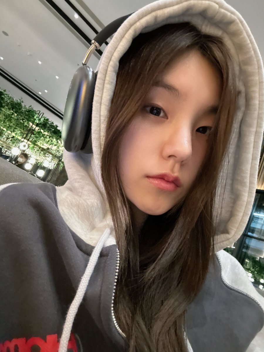 mid_zy_'s tweet photo. 아 너무 귀여워 진짜 귀엽게생김ㅁㅊ https://t.co/sSX92gcWH7