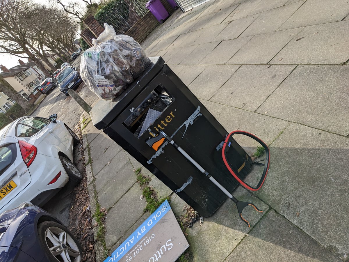 AhmeekJane's tweet photo. 50 bags now logged at @keepbritain by new litter group #CressingtonWombles celebrating the 50th Anniversary of The Wombles TV show #cleanupliverpool @lpool_LSSL @petew71uk @richardclein @CllrSamGorst #wombling #litterheroes https://t.co/gRZqk9Hbj6
