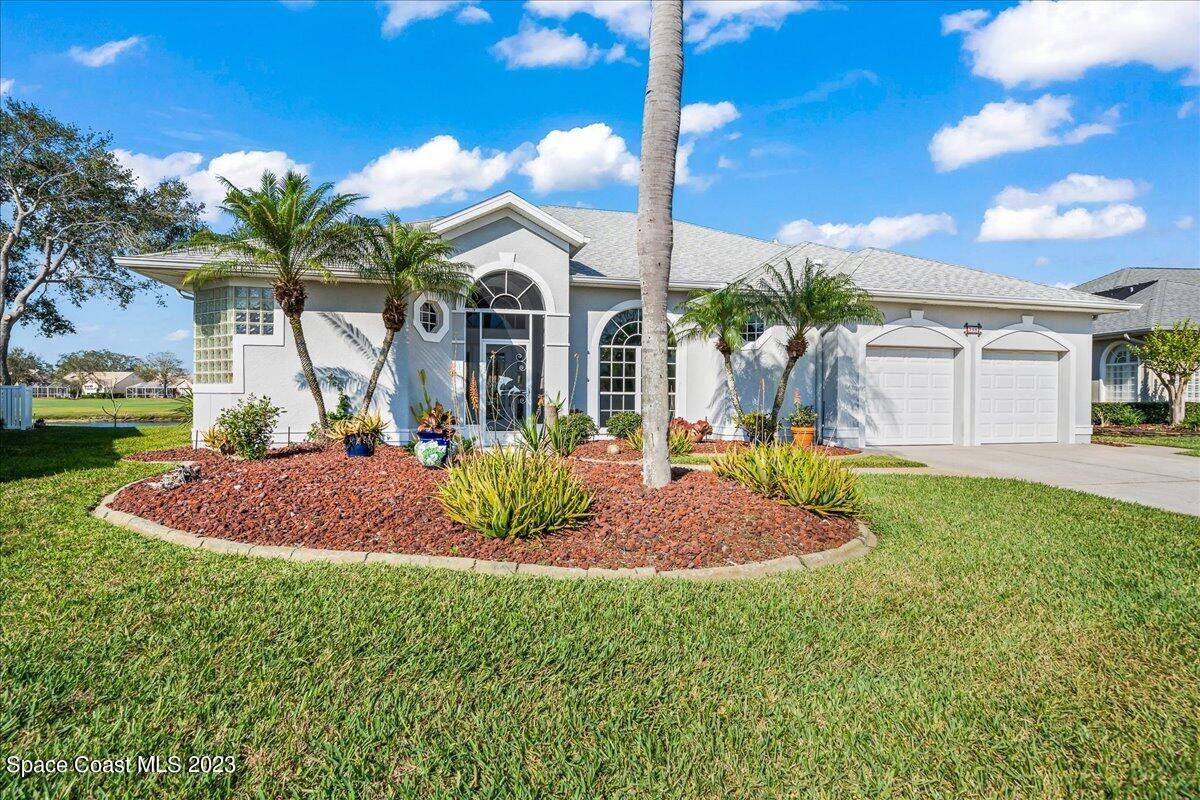 REMAXEliteFL's tweet photo. 988 Victoria Place, Melbourne, FL 32940 just hit the market!

Take a look at this awesome space:
☎️ RE/MAX Elite 3217525858

  https://t.co/cHH1icSsIH
#miraclehome #weMOVEbrevard https://t.co/02pZ022y6z