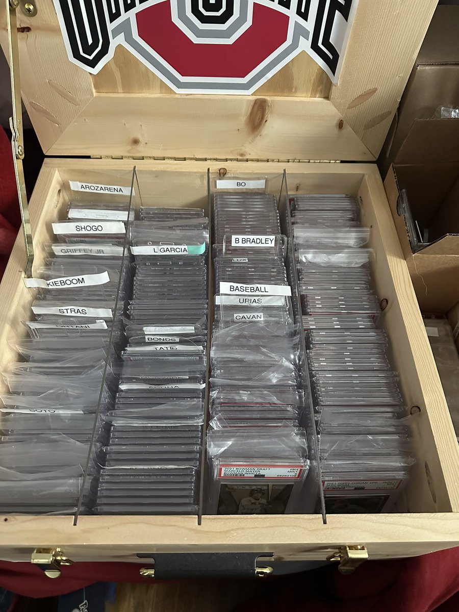 CBishop201's tweet photo. @CardPurchaser Anyone looking for PSA in bulk? Cards vary from MLB, NHL, NBA, NFL &amp; Pokémon. Majority 9 &amp; 10’s, and modern day. Can send video if serious inquires. https://t.co/lfmvgid1Xr