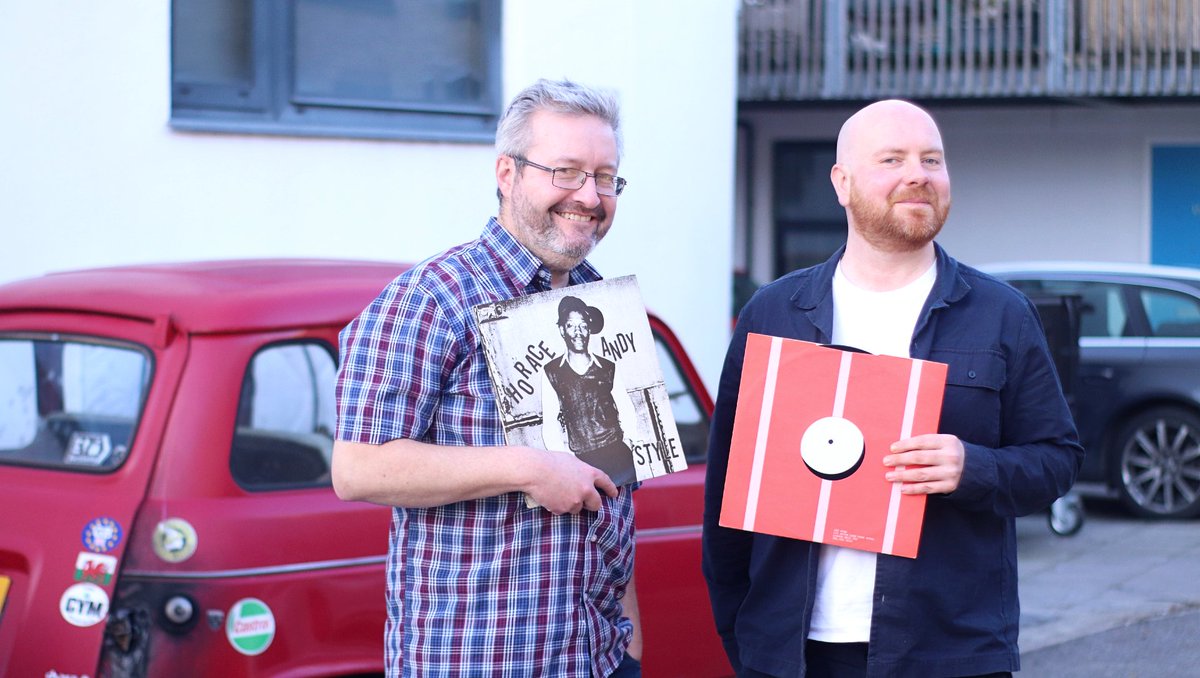 .@ChrisMenist from Paradise Bangkok joins <a href="/Sofritosound/">Hugo Mendez</a> ahead of the rhythm reverb echo night later this month, over on CH1...

listen here: nts.live/1