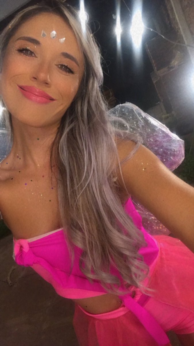 TatiiAntonelli's tweet image. Holi flori #FDD2023 🎉