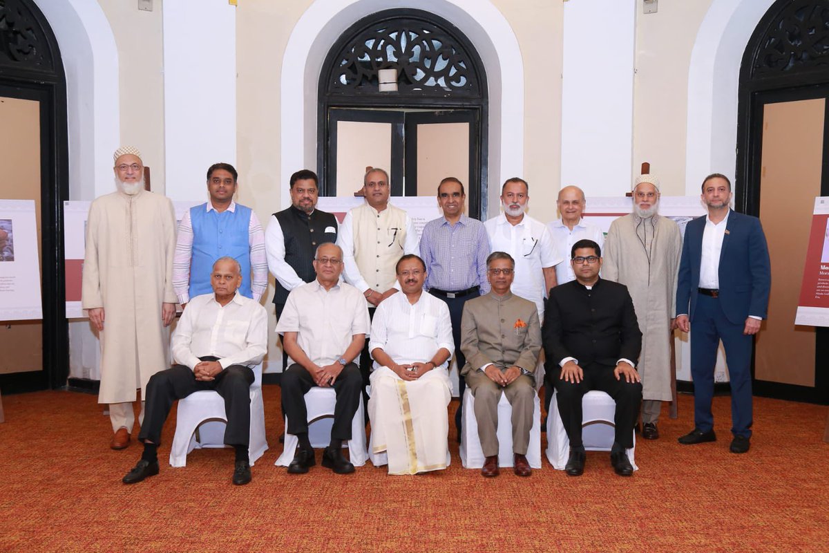 Wonderful opportunity to meet &amp; interact with Hon <a href="/MOS_MEA/">V. Muraleedharan</a> Sir during his visit to SL. He re-iterated India’s “Neighbourhood First” policy&amp;discussed on closely working with SL for the economic revival <a href="/IndiainSL/">India in Sri Lanka</a> <a href="/CWITSriLanka/">CWIT</a>