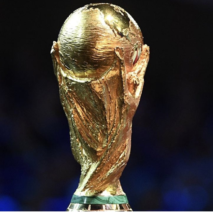 La Copa del Mundo es de Todos. Hoy la levantan en las fabricas, en las oficinas en los bares, en los teatros, las Iglesias, en la playa, nuestros jugadores, CT y dirigentes nos dijeron #TodosJuntos y <a href="/tapiachiqui/">Chiqui Tapia</a> cumplió con su palabra, nos demostró que siendo como somos…