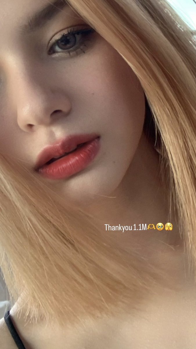 vanilla_girl8's tweet photo. OMG her beauty.  A real-life BARBIE, real-life ANGEL 👸🧚‍♀️😇😍💞 congratulations 🎉❤️ @AngelssBecky we love you 😘🫶🫶🫶 #welcomeBecky🤍💖 https://t.co/nIhjnPkWZA