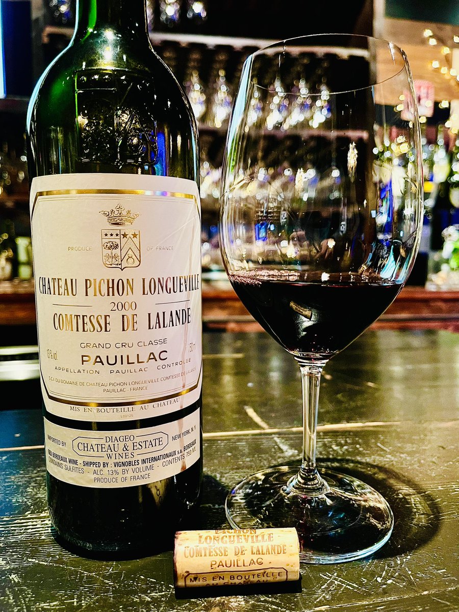 Smooth by Santana was one of the top songs in 2000, and smooth is a perfect way to characterize the outstanding 2000 Pichon Lalande!

instagram.com/reel/CoSPE0Ngw…

#pichonlalande