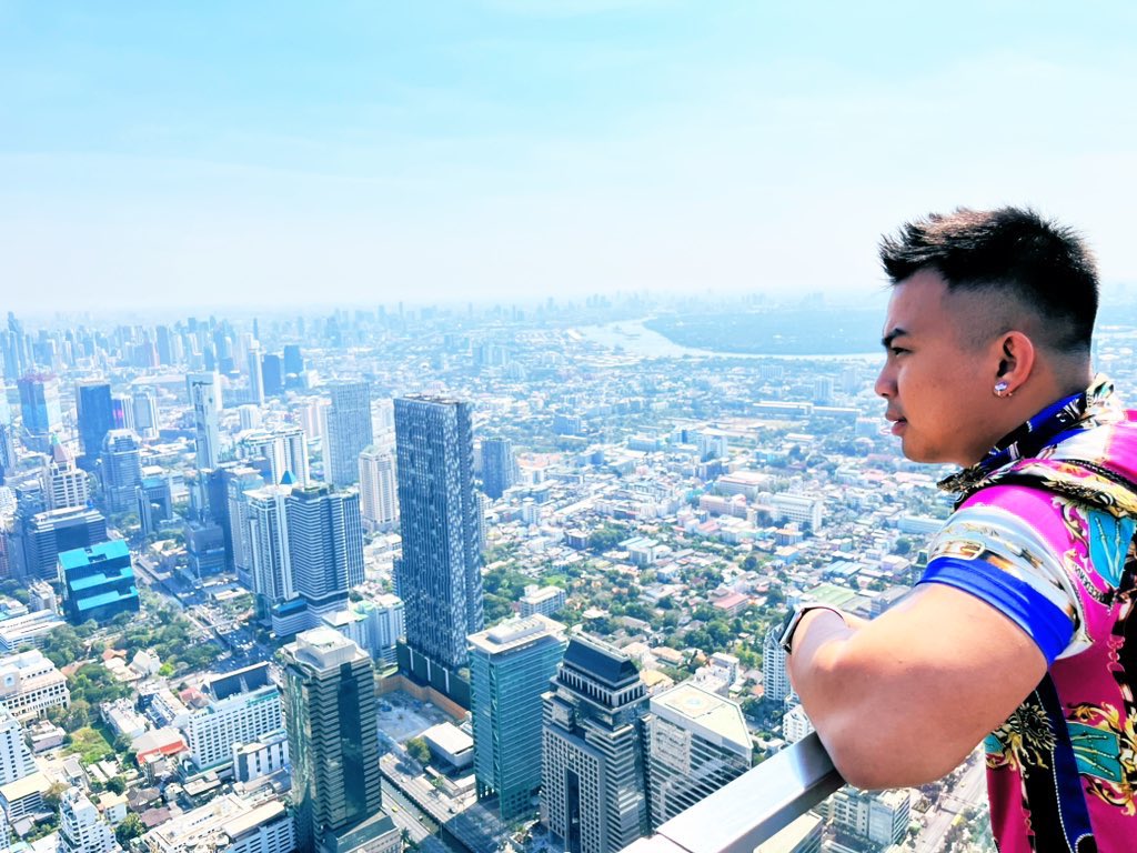 tannedchnflex's tweet photo. Since I could not get high in Bangkok, I got my ass up to the highest 🎯point 😈and laid flat instead featuring my 🍑 and thunder thighs. #bangcock #sgboy #sgboys #sggays #highfun #chill https://t.co/ztjgfrMorj