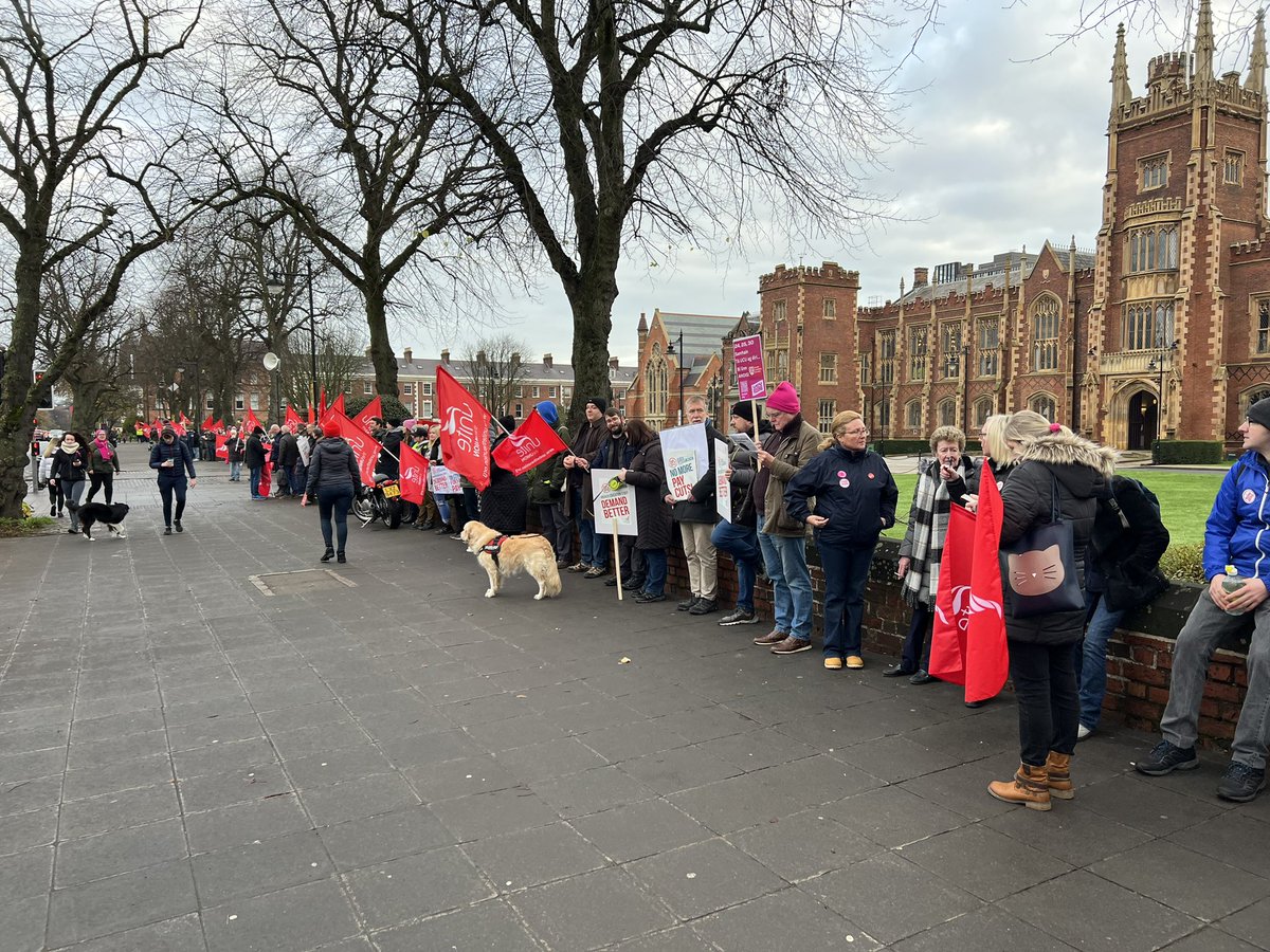 Domsball's tweet photo. @QUBelfast It’s not a great time to put up lovely pictures of the building when the staff inside have suffered a 25% pay cut since 2010. #EnoughlsEnough support @ucuatqub @UniteQUB https://t.co/5SNvpF2066