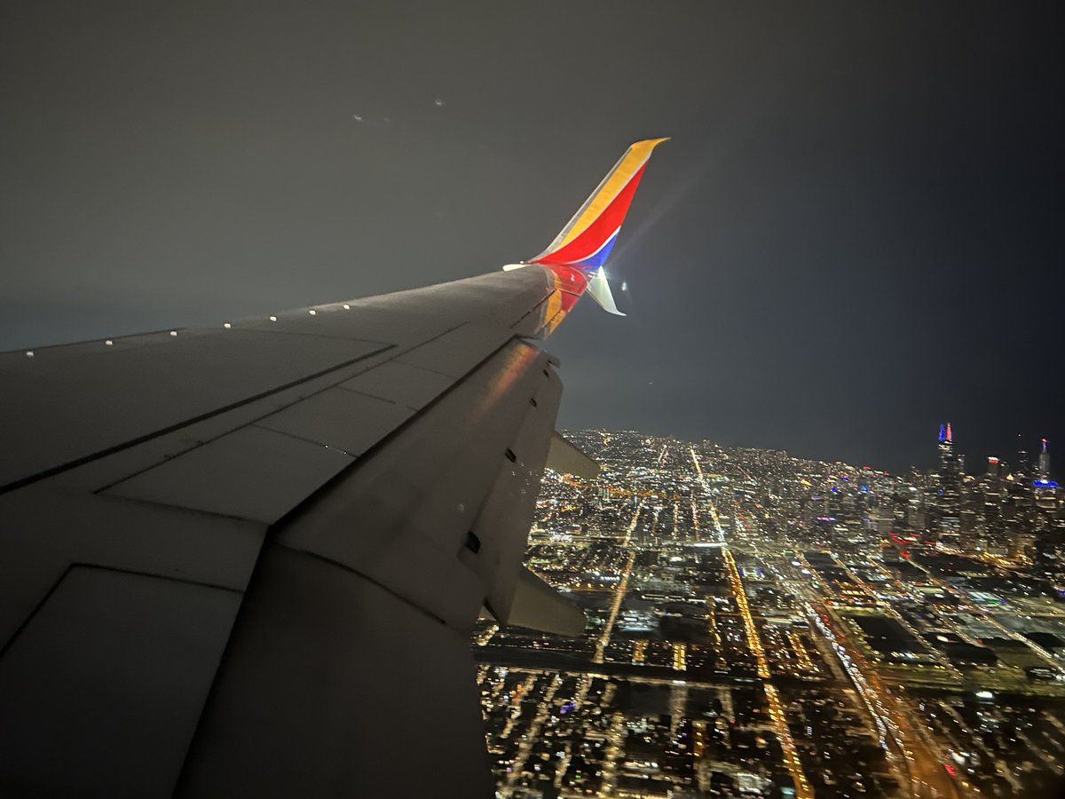 irubin27's tweet image. Chicago skyline on out nighttime landing into Midway on @SouthwestAir flight home from FLL
