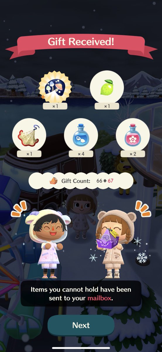 Farahkwon's tweet photo. always twinning and gifting cookies💕 #acpc https://t.co/b5kQDKsJTL