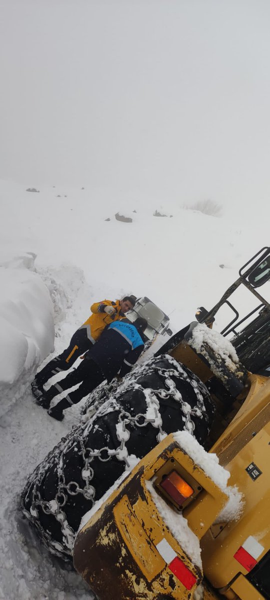 Ekibimiz hastasının sağlığı için kendi canları pahasına, tüm zorlu engellere rağmen vakaya ulaştılar. Yapılan ilk müdahalenin ardından hastamızın nakli Pütürge Devlet Hastanesine sağlandı.