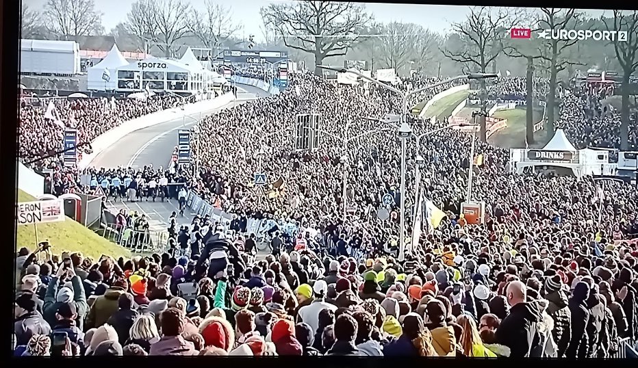 AlbyMaiDavis's tweet image. What a spectacle, well done..! 🌈 @UCI_cycling