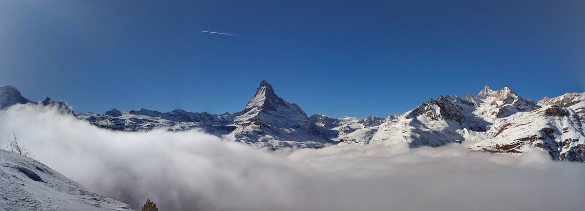 Top story: @DiegoKuonen: 'Winter greetings to all my followers from @zermatt_tourism @valaiswallis @MySwitzerland_e 🎿🎿🎿

#Hore #Matterhorn #BackHome #Vacation #Familytime #Ski ' , see more tweetedtimes.com/v/8958?s=tnp