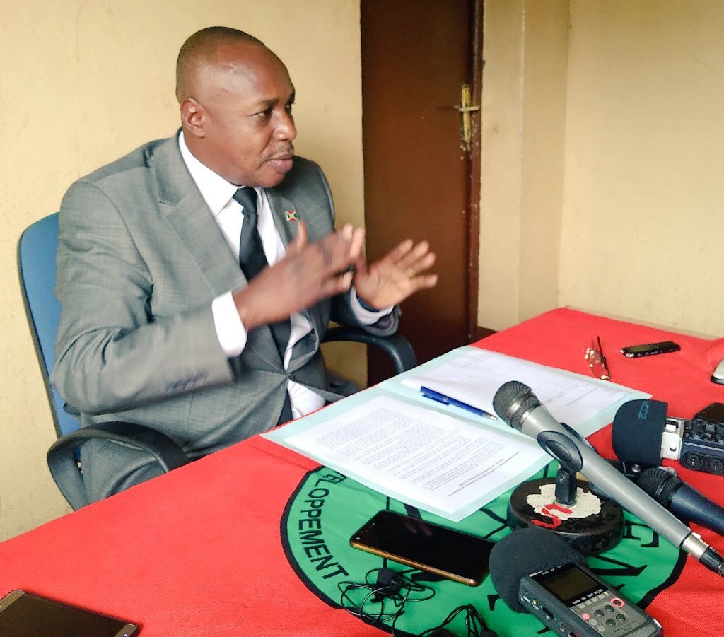 Fnl_burihabwa's tweet photo. #Burundi: Umugambwe #FNL urakeje Nyenicubahiro Umukuru w'Igihugu cacu @GeneralNeva akaba n'Umukuru w'umuryango w'Ibihugu bihurikiye muri kano karere ku kigoro adahengeshanya kwerekana mukuronderera umuti w'intambara iriko ibera mu Gihugu ca Congo. 1/3 https://t.co/sPaGmOTkX7