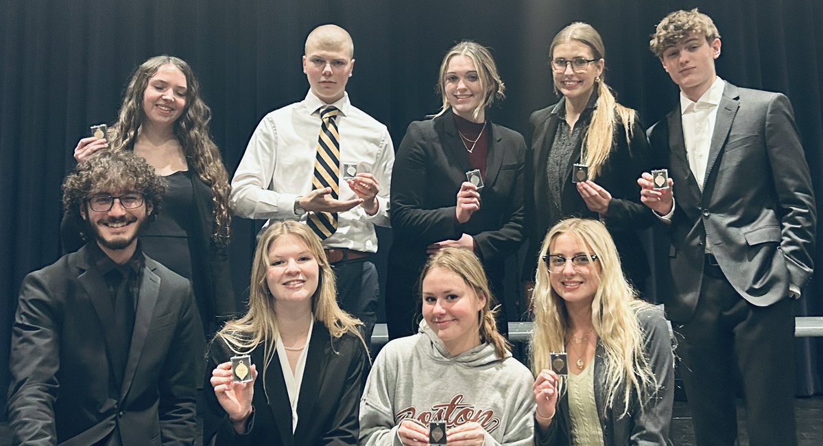 lswnsda's tweet photo. Titan Debate wins the Gold Division Suburban Conference Debate Championship. 1st Team: Vera Fosnow (LD), Glasgow/Poudel and Bastow/Endecott (CX), and Manske/Matthews and McCann/Opie (PFD). 2nd Team: Kali Michael (LD), Stutts/Williams (CX), and Clewell/Wischnewski (PFD). https://t.co/DYgutfUBp5
